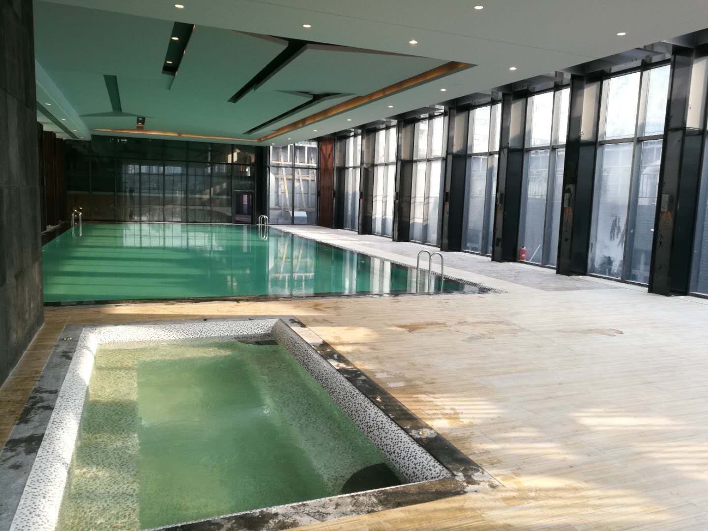 酒店泳池热泵工程